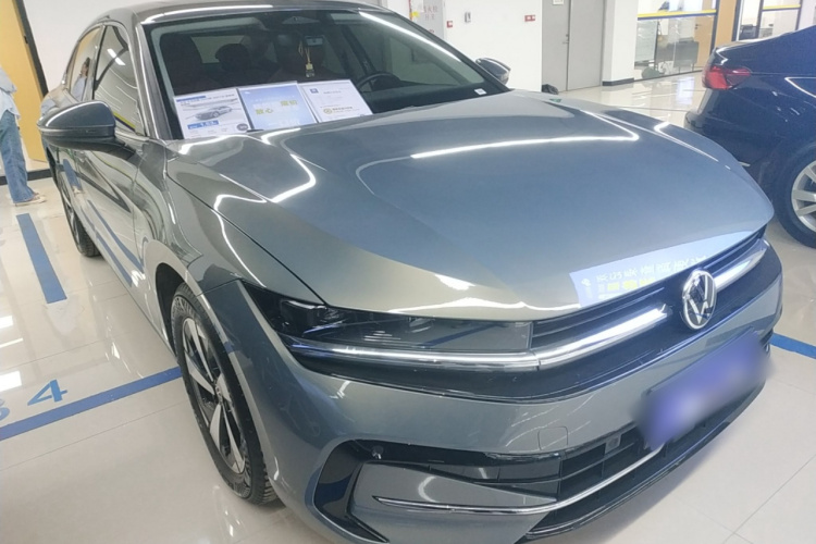 大众 迈腾 2024款  300TSI DSG尊享版显眼包车身外观3