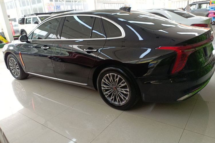 红旗H5 2023款 2.0T 自动智联旗享版车身外观4