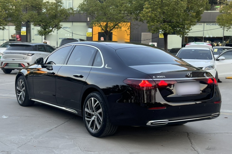 奔驰E级 2024款 E 300 L 时尚型车身外观6003