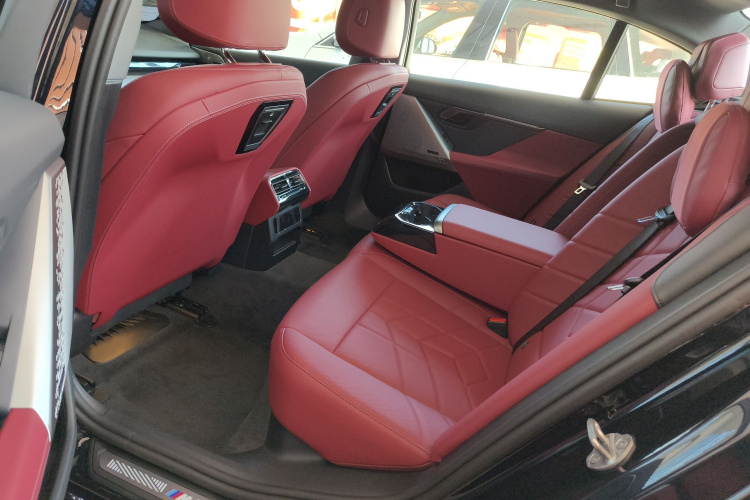 宝马5系 2025款 530Li 领先型 M运动套装中控内饰7001