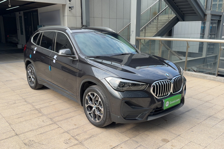 宝马X1 2022款 sDrive25Li 领先型车身外观6002