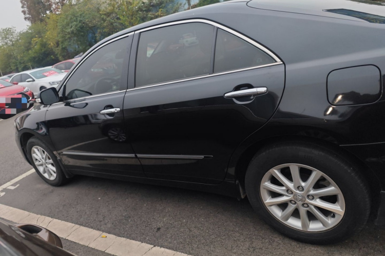 丰田 凯美瑞 2013款 200E 经典精英版车身外观4