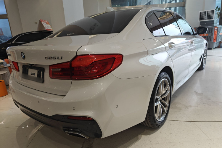 宝马5系 2019款 改款 525Li M运动套装车身外观7