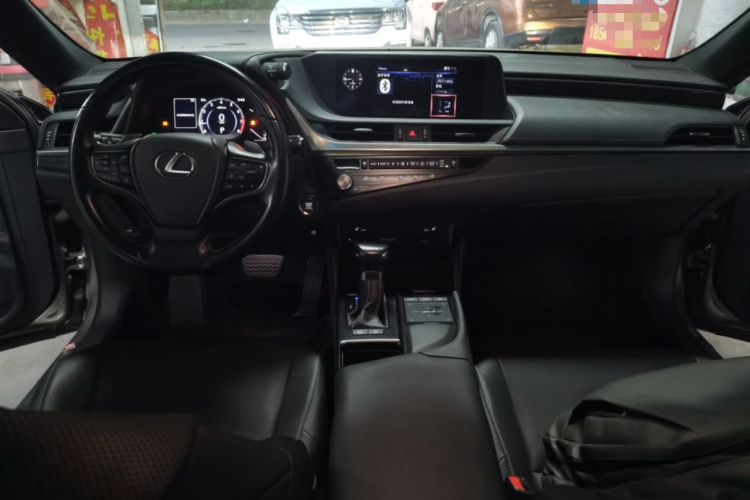 雷克萨斯ES 2020款 200 卓越版中控内饰7002