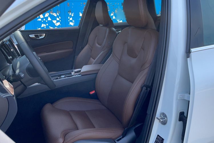 沃尔沃XC60新能源 2024款 T8 插电混动 长续航四驱智雅豪华版局部细节19