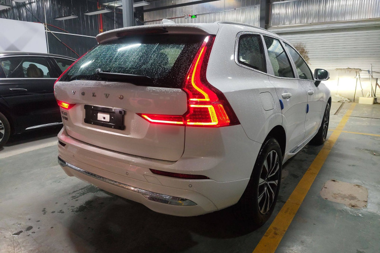 沃尔沃XC60 2025款 B5 四驱智远豪华版车身外观7