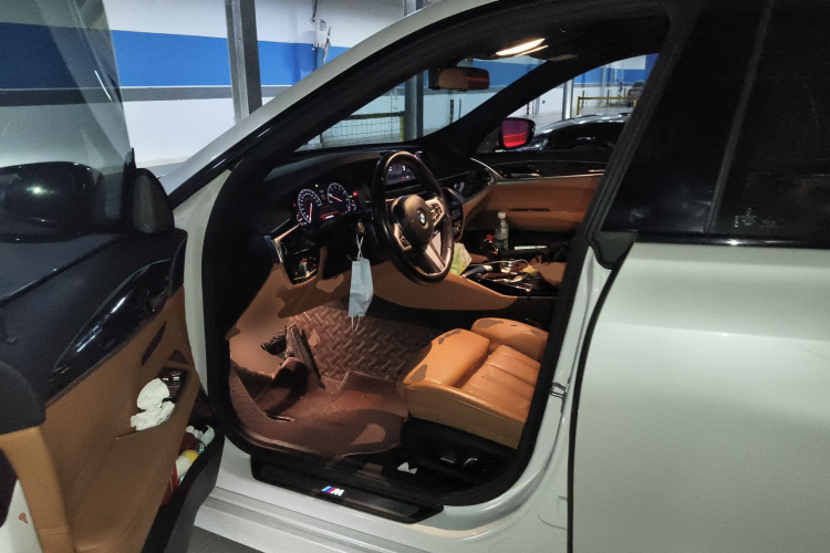 宝马6系GT 2019款 630i M运动套装中控内饰19