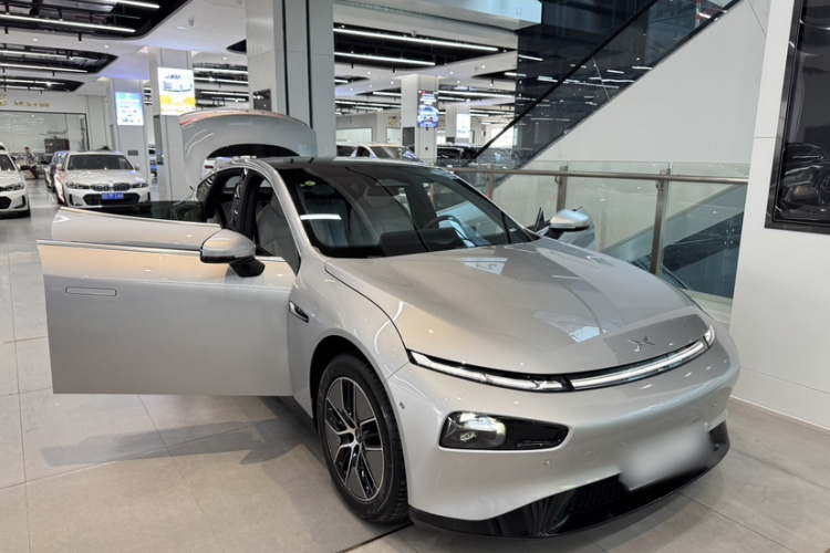 小鹏P7 2023款 P7i 702 Max车身外观6007