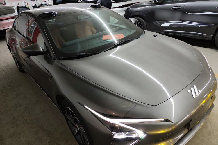 智己汽车 智己L7 2022款 Dynamic车身外观3