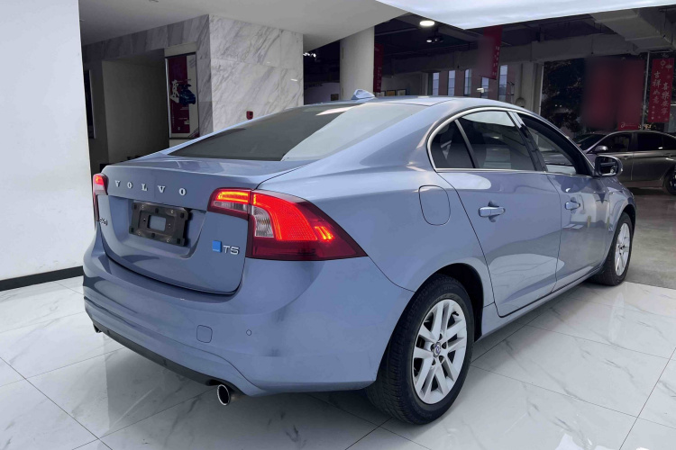 沃尔沃S60 2017款 S60L T3 智进版车身外观6006
