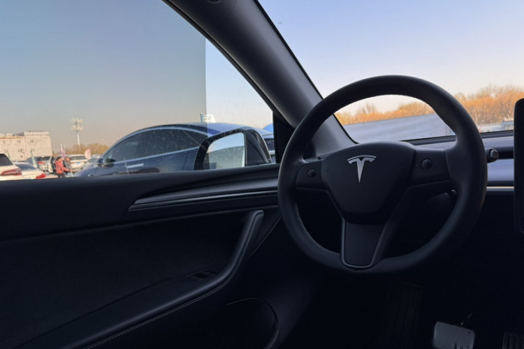 特斯拉 Model Y 2024款 后轮驱动版中控内饰7006