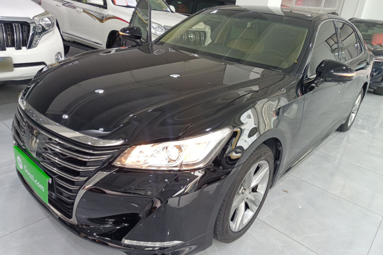 丰田 皇冠 2018款 2.0T 先锋版车身外观1