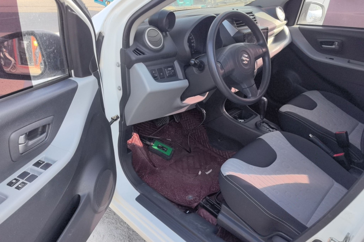 铃木 奥拓 2013款 1.0L 自动豪华型中控内饰20