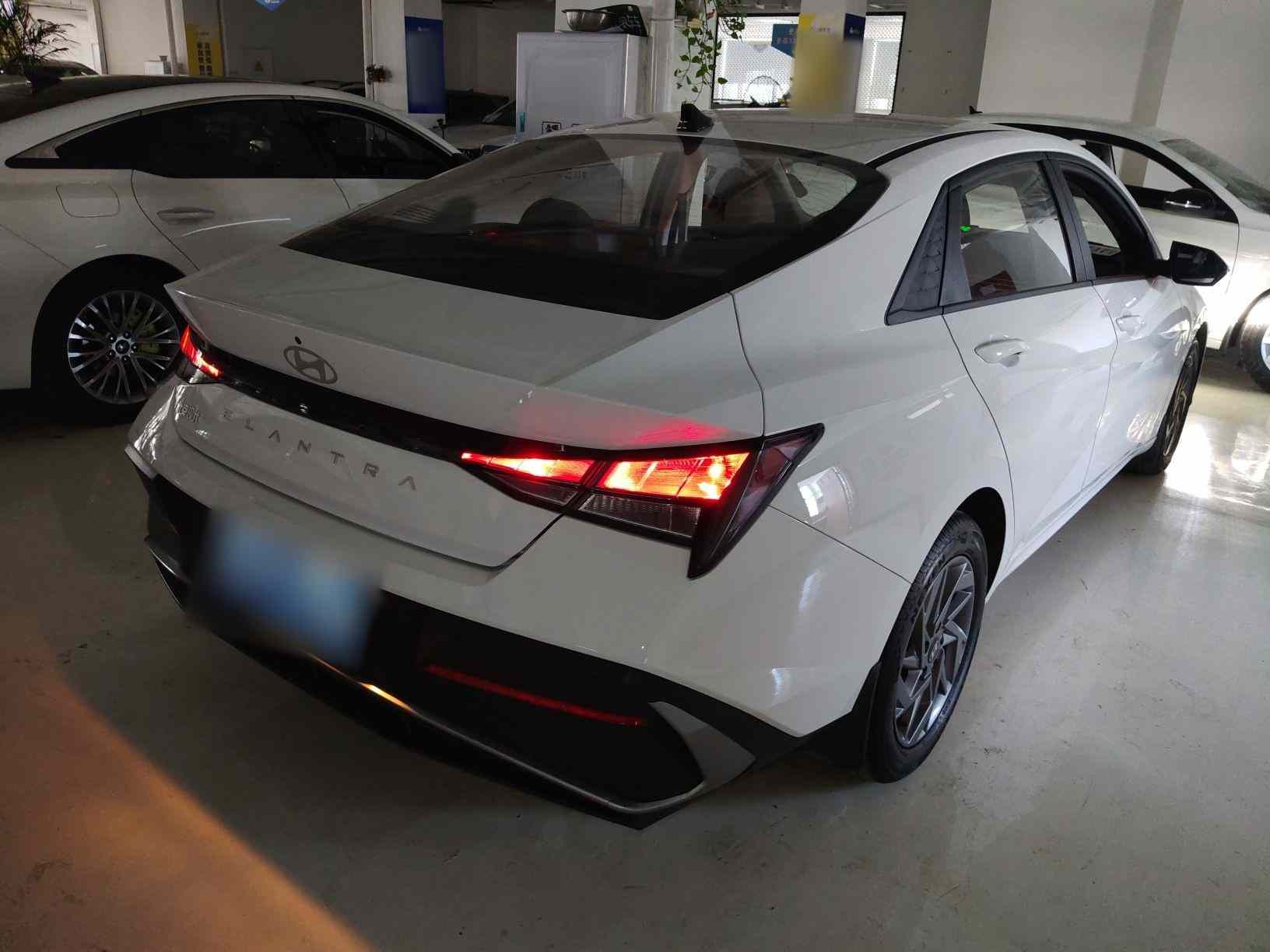 现代 伊兰特 2023款 1.5L CVT GLS领先版(4)