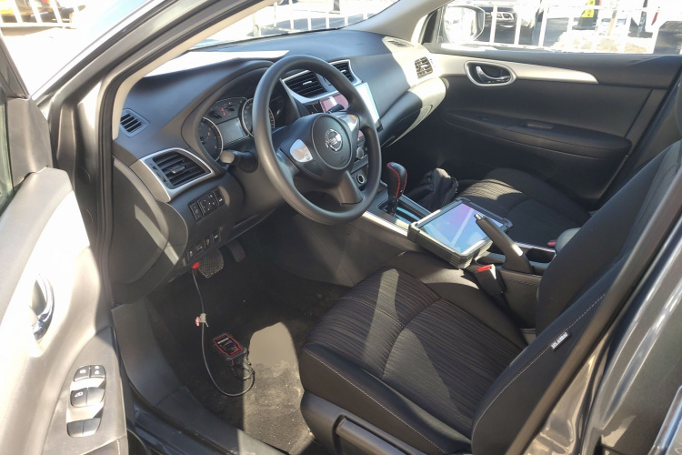 日产 轩逸 2024款 经典 1.6XE CVT舒适版中控内饰20