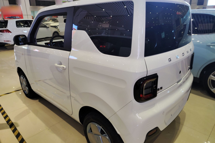 吉利银河 2024款 熊猫mini 200km 耐力熊车身外观4