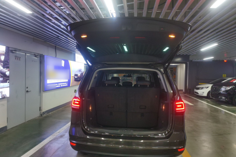 大众 夏朗 2018款 改款 380TSI 舒享型 7座机舱底盘23