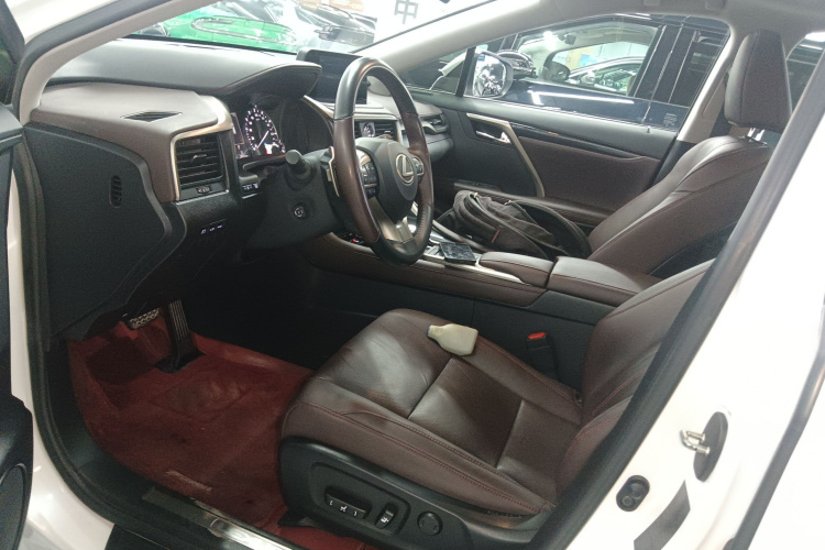 雷克萨斯RX 2020款 改款 300 两驱舒适版中控内饰19