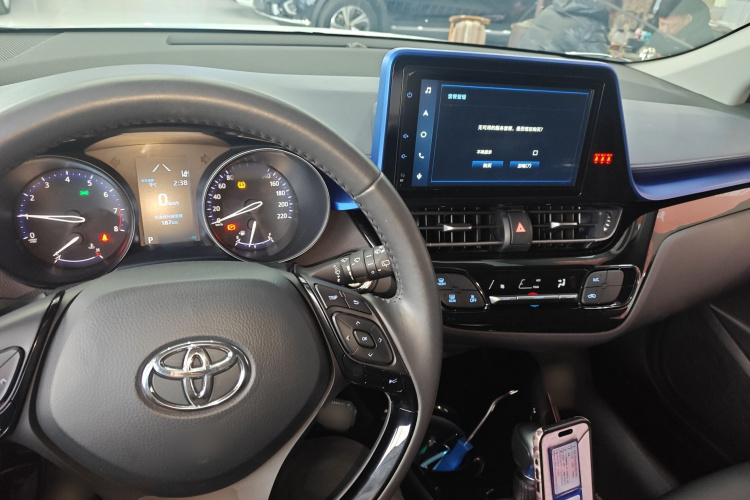 丰田C-HR 2021款 2.0L 豪华版中控内饰12