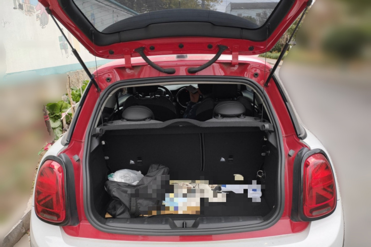 MINI 2019款 1.5T COOPER 经典派中控内饰23