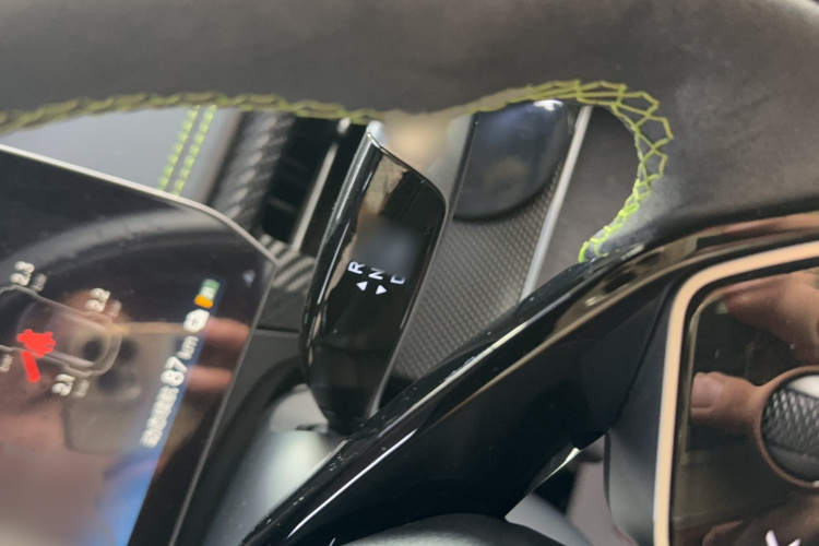 哪吒汽车 哪吒GT 2023款 560 Lite中控内饰7004