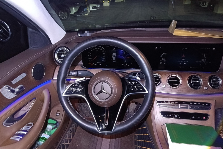 奔驰E级 2023款 改款 E 300 L 时尚型局部细节13