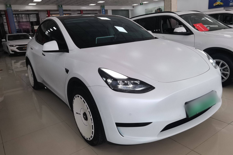 特斯拉 Model Y 2022款 改款 后轮驱动版车身外观3