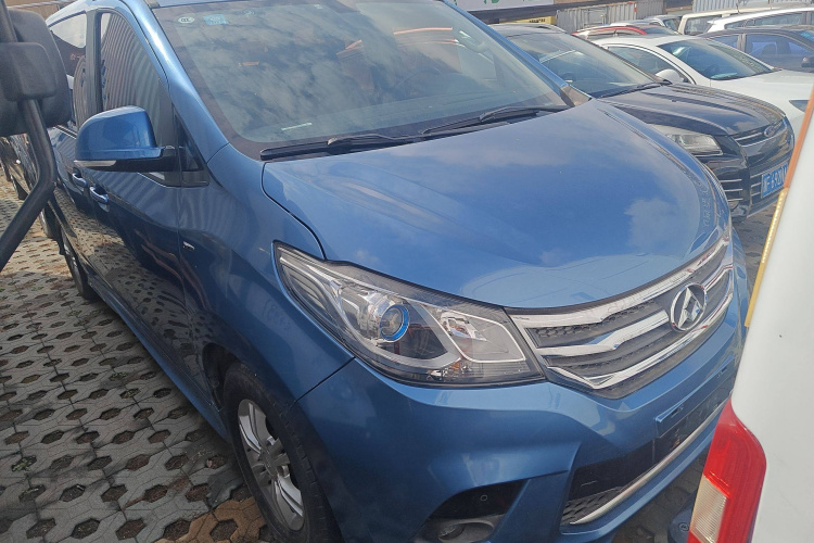 上汽大通MAXUS 大通G10 2018款 PLUS 2.0T 自动精英版车身外观3