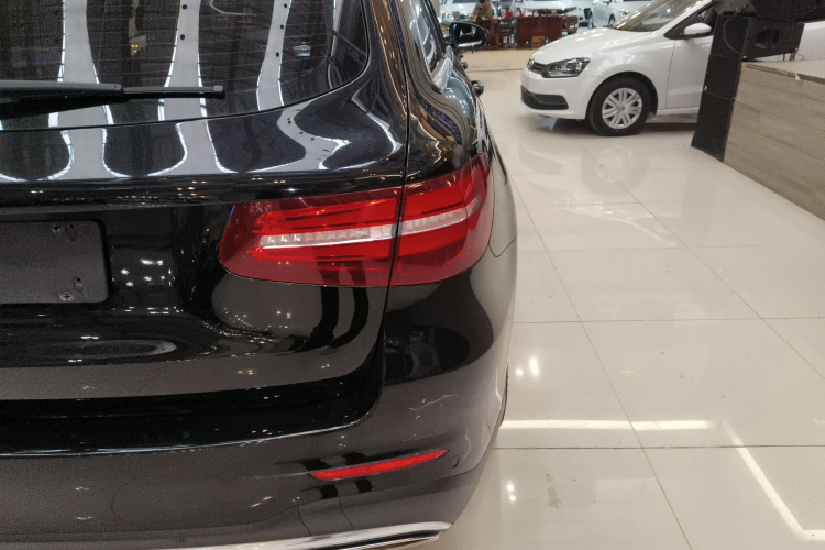 奔驰GLC 2017款 GLC 260 4MATIC 豪华型车身外观9