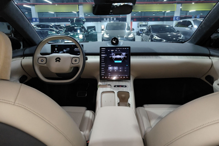 蔚来ET7 2024款 75kWh 行政版中控内饰12
