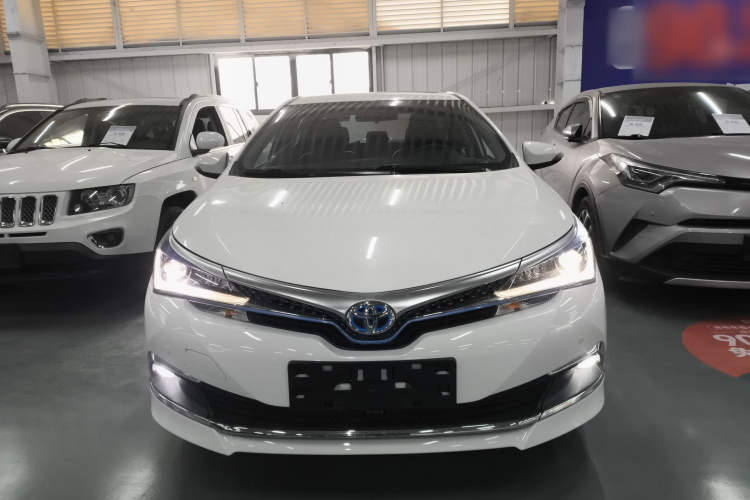 丰田 卡罗拉双擎E+ 2019款 1.8L E-CVT领先版车身外观2