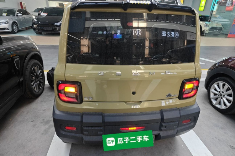 吉利银河 2024款 200km 熊猫骑士车身外观6