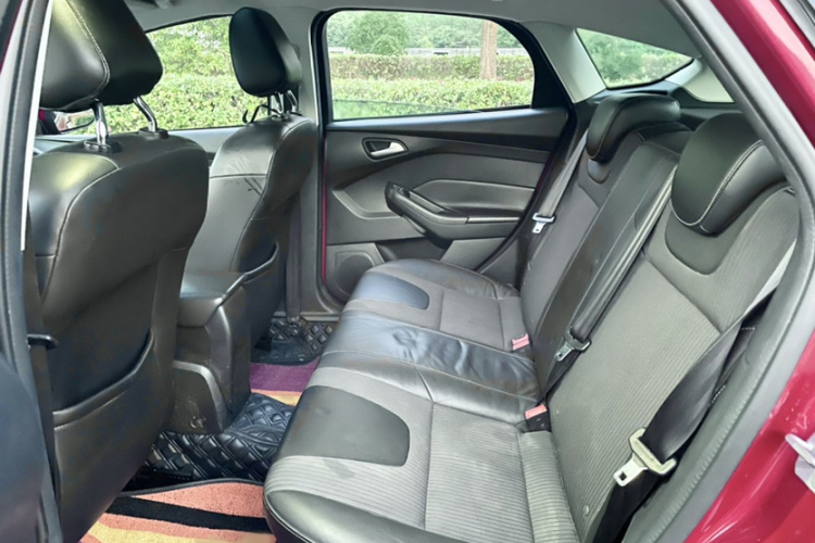 福特 福克斯 2012款 两厢 1.6L 自动风尚型中控内饰7003