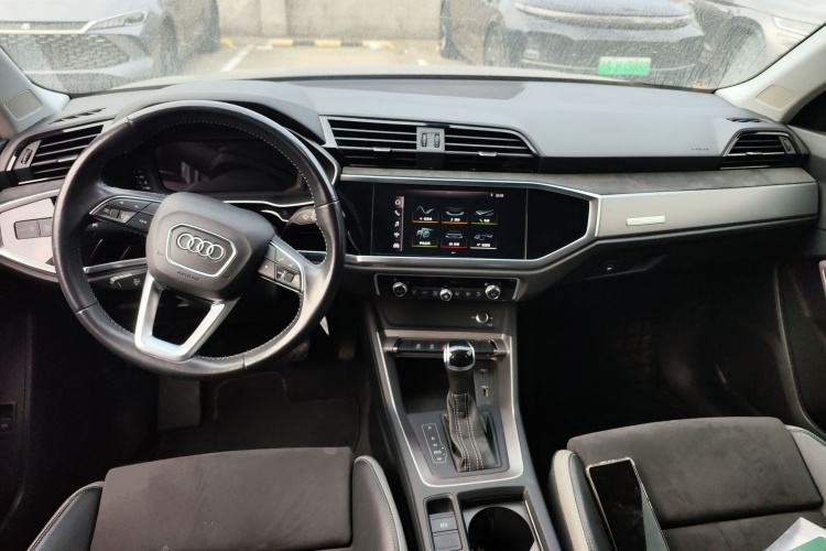 奥迪Q3 2020款 35 TFSI 进取动感型中控内饰7002