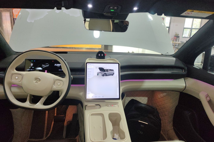 蔚来ES6 2024款 75kWh中控内饰7002