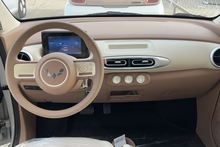 五菱汽车 宏光MINIEV 2025款 四门版 进阶款中控内饰7003