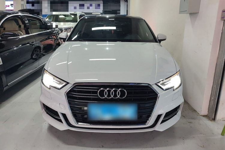 奥迪A3 2018款 30周年年型 Limousine 35 TFSI 时尚型车身外观2