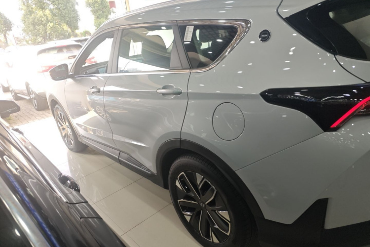 捷途山海L7 2024款 1.5T 120km  ULTRA 5座车身外观4