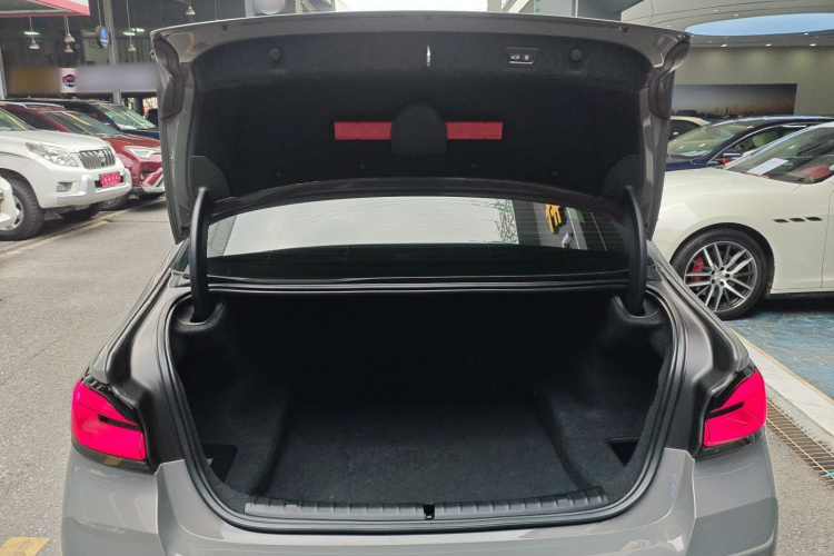 宝马5系(进口) 2022款 530i M运动套装机舱底盘23