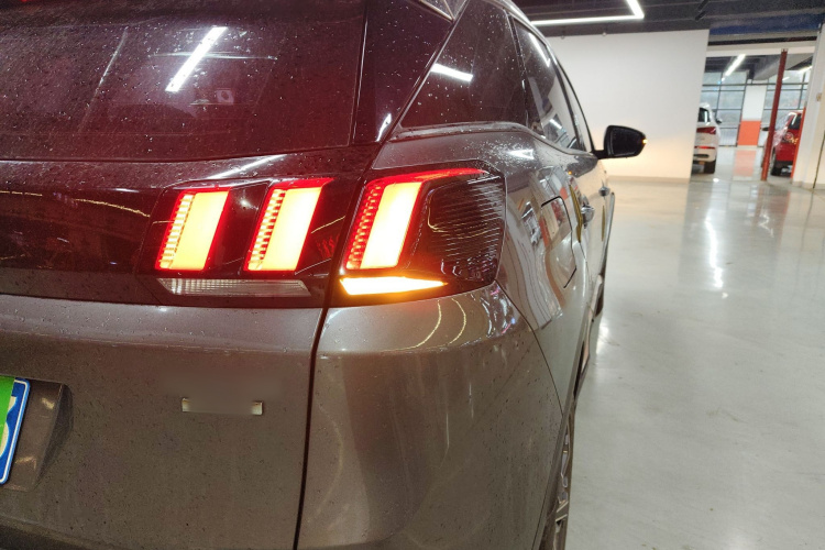 标致4008 2017款 350THP 精英版车身外观6006