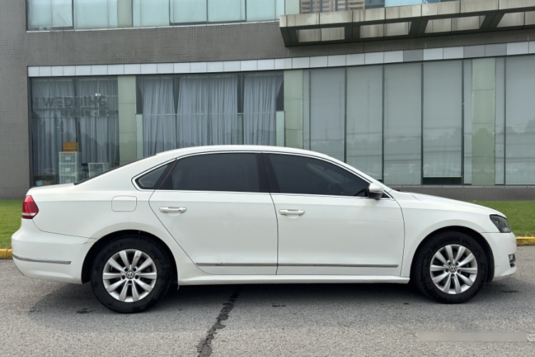 大众 帕萨特 2014款 1.8TSI DSG尊荣版车身外观6004
