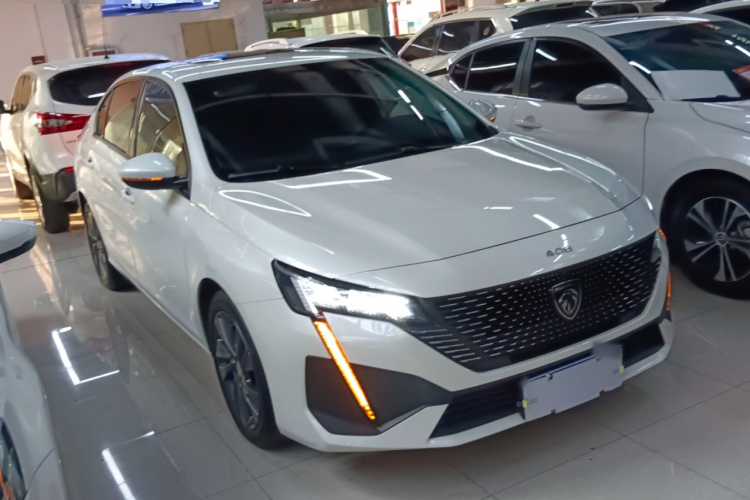 标致408 2022款 1.6T 进取版车身外观3