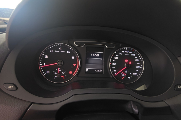 奥迪Q3 2015款 30 TFSI 舒适型局部细节14