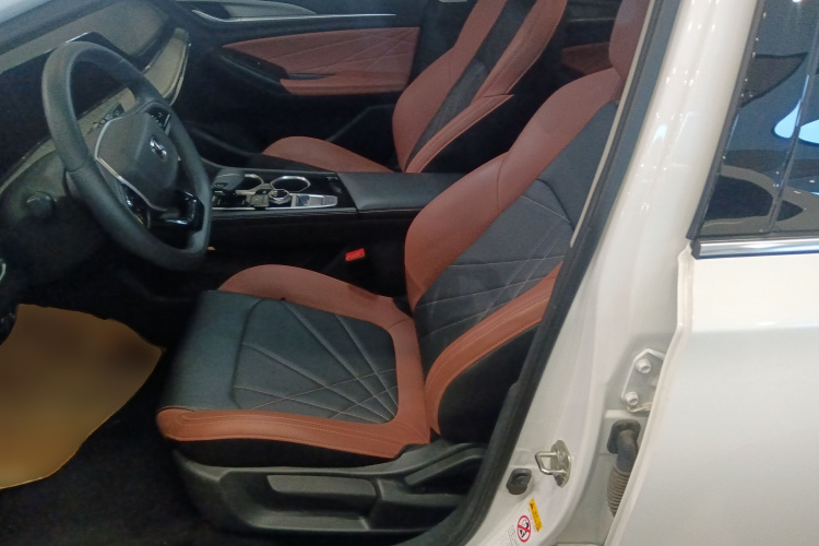 长安 逸动 2023款 畅享版 PLUS 蓝鲸NE 1.4T GDI DCT尊贵版中控内饰19