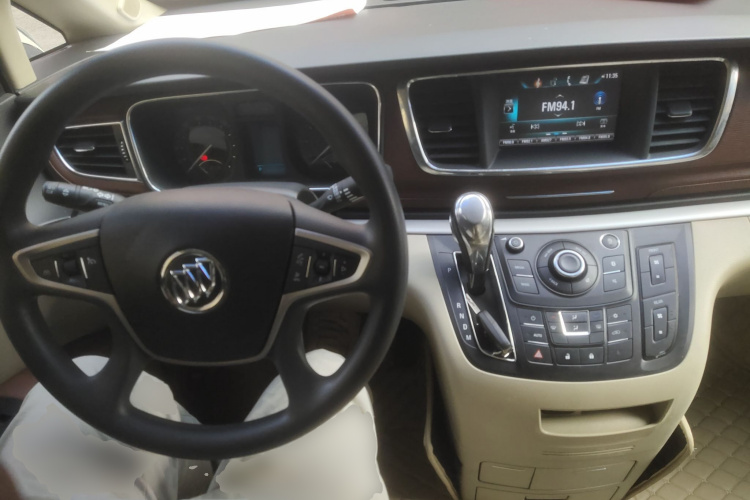 别克GL8 2018款 28T 舒适型 国VI中控内饰12