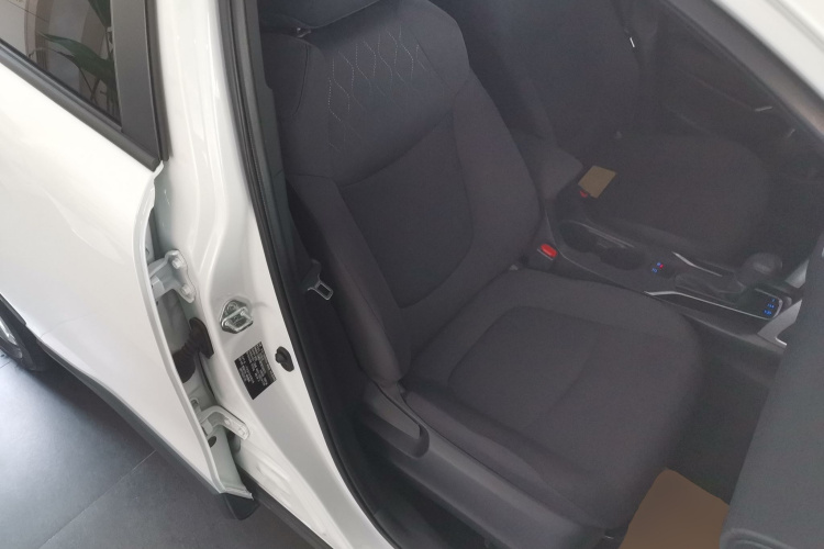 丰田 卡罗拉锐放 2022款 2.0L 豪华版局部细节41