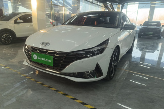 现代 伊兰特 2022款 1.5L CVT LUX尊贵版
