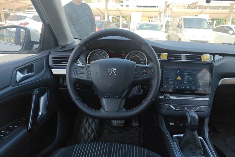 标致408 2018款 350THP 自动豪华版中控内饰13