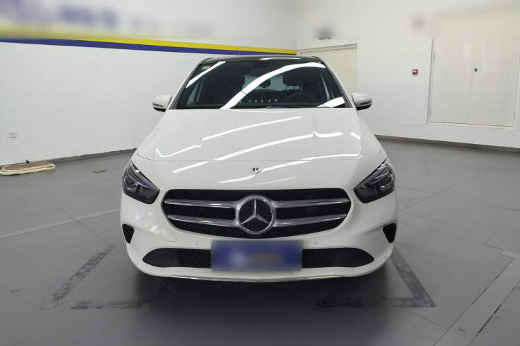 奔驰B级 2021款 B 200 时尚型车身外观2