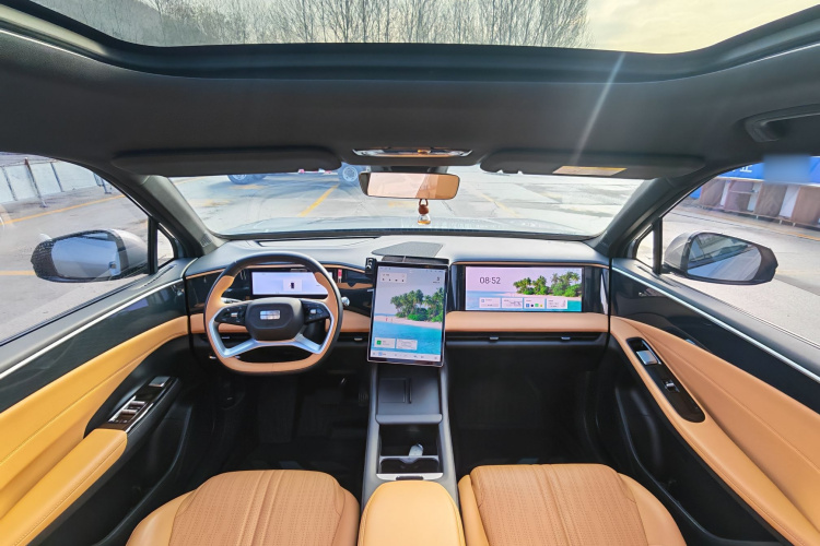 吉利银河 银河L7 2024款 1.5T 115km MAX  龙腾版中控内饰7001